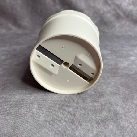 The Pampered Chef Spiral & Slice Spiralizer Kitchen Tool #1136 - Picture 3 of 9